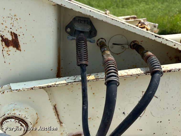 image for item ET8511 1998 Trail King TK100HDG-503 lowboy equipment trailer