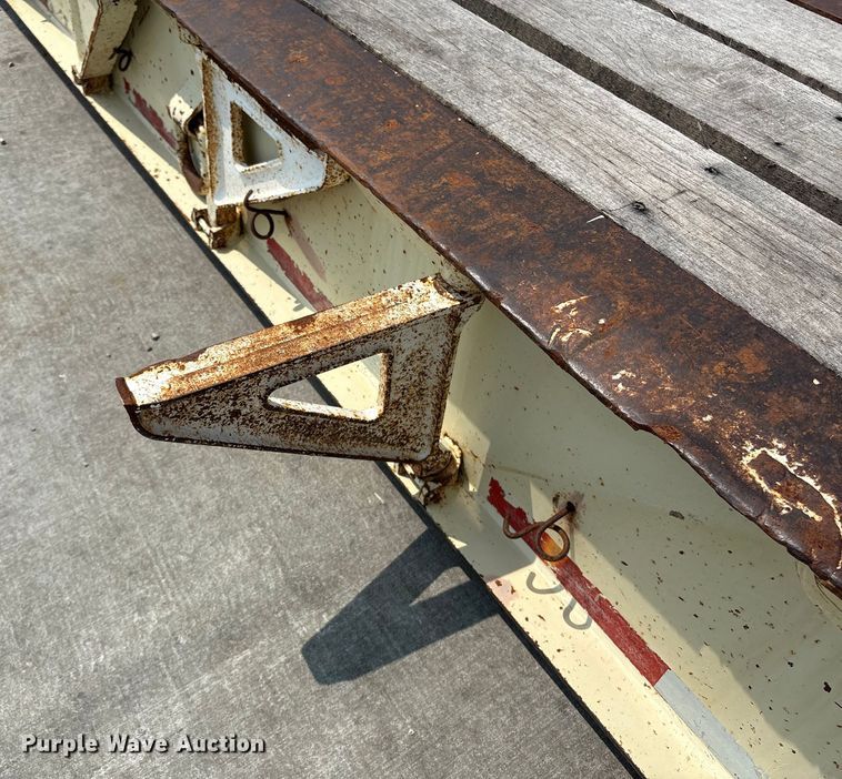 image for item ET8511 1998 Trail King TK100HDG-503 lowboy equipment trailer