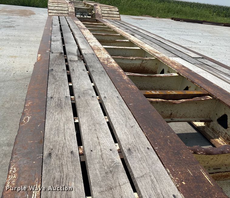 image for item ET8511 1998 Trail King TK100HDG-503 lowboy equipment trailer