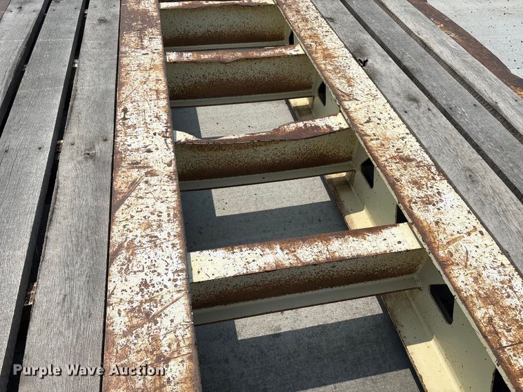 image for item ET8511 1998 Trail King TK100HDG-503 lowboy equipment trailer