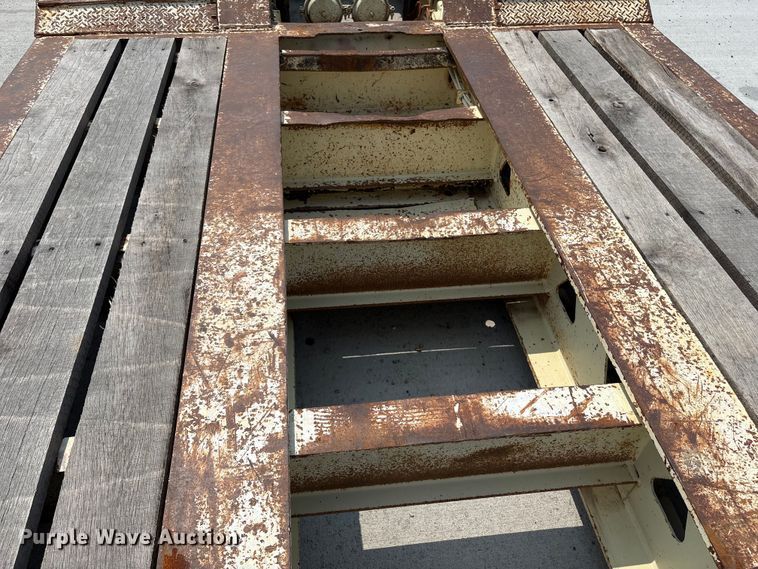 image for item ET8511 1998 Trail King TK100HDG-503 lowboy equipment trailer