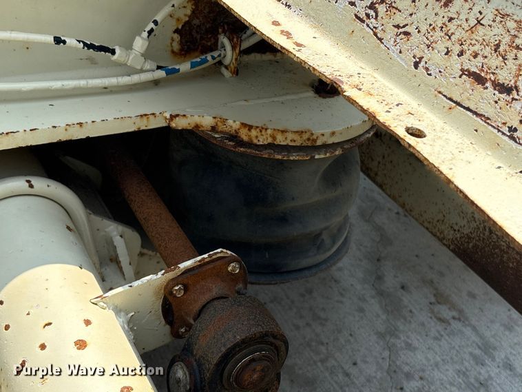 image for item ET8511 1998 Trail King TK100HDG-503 lowboy equipment trailer