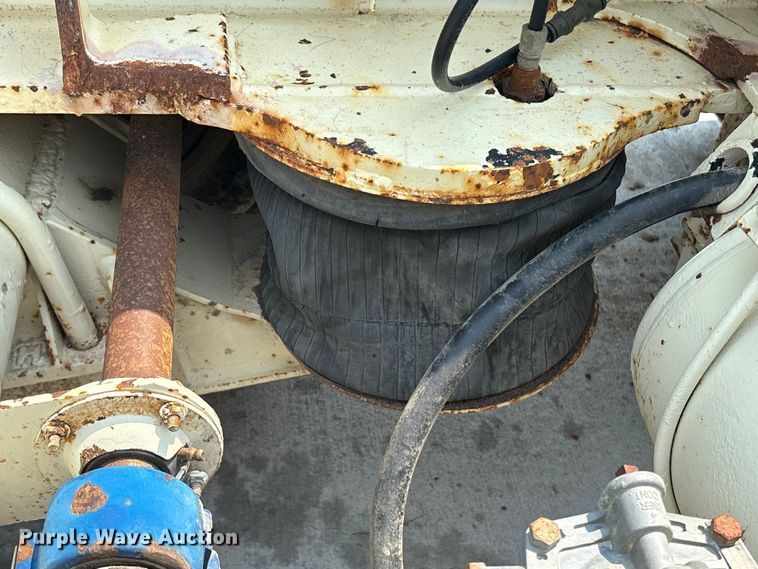 image for item ET8511 1998 Trail King TK100HDG-503 lowboy equipment trailer