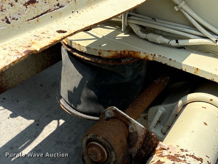 image for item ET8511 1998 Trail King TK100HDG-503 lowboy equipment trailer