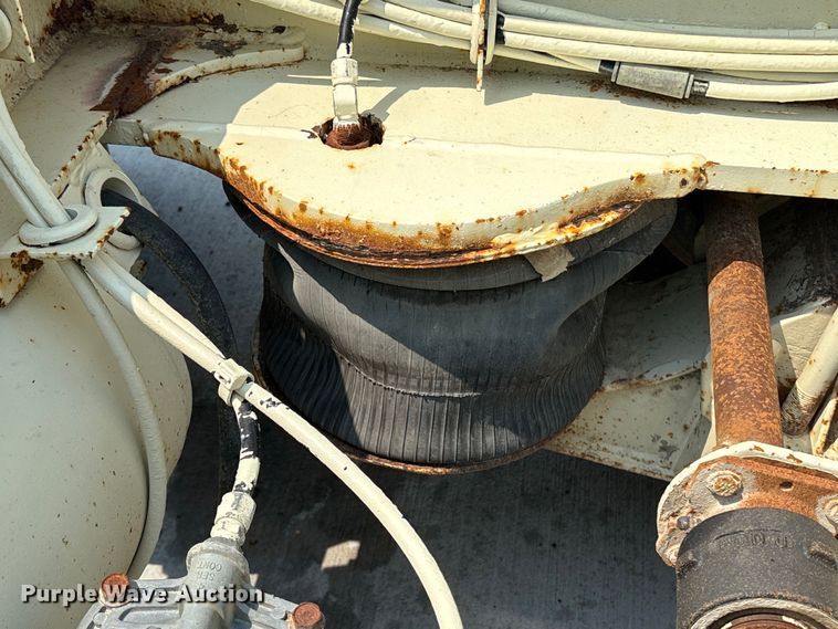 image for item ET8511 1998 Trail King TK100HDG-503 lowboy equipment trailer