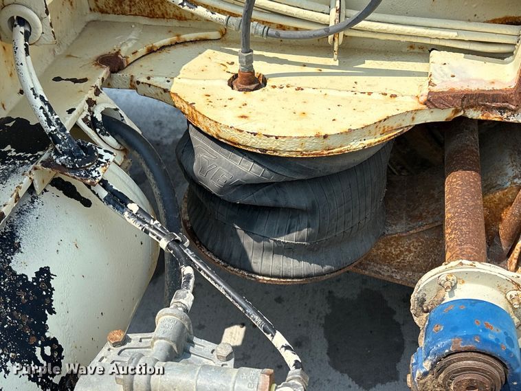 image for item ET8511 1998 Trail King TK100HDG-503 lowboy equipment trailer