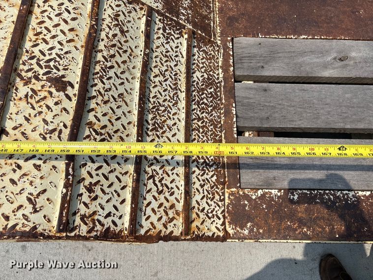 image for item ET8511 1998 Trail King TK100HDG-503 lowboy equipment trailer