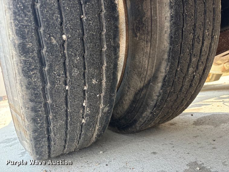 image for item ET8511 1998 Trail King TK100HDG-503 lowboy equipment trailer