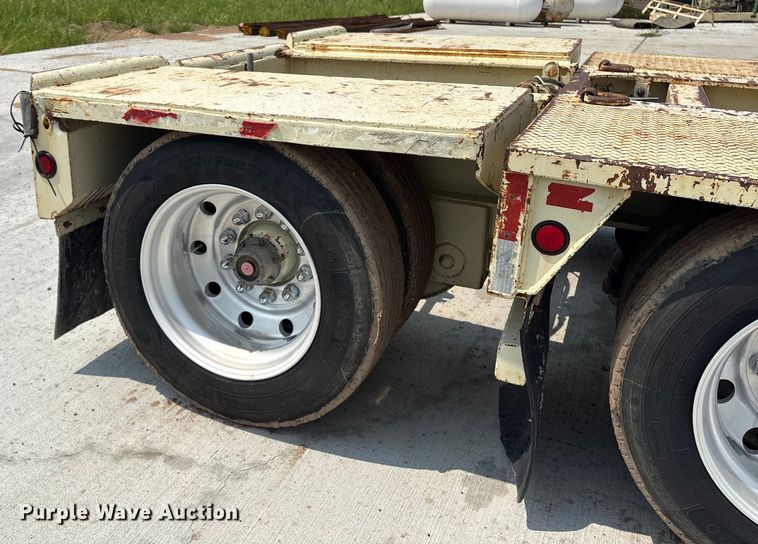 image for item ET8512 1995 Trail King TK22FA-051 booster Axle