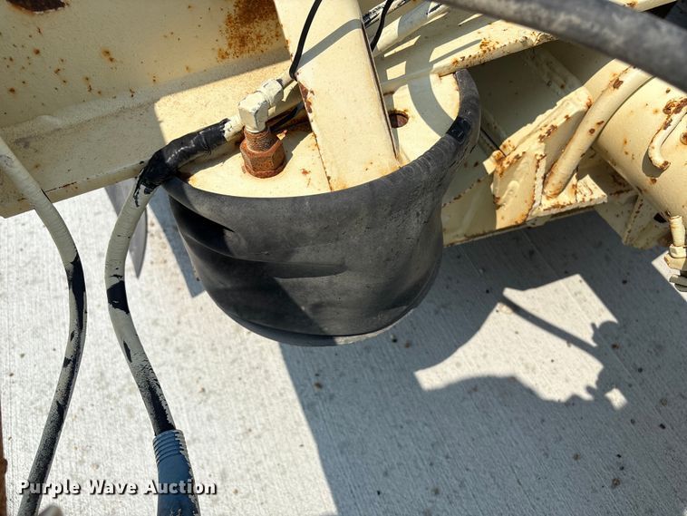 image for item ET8512 1995 Trail King TK22FA-051 booster Axle