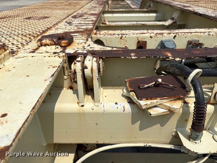 image for item ET8512 1995 Trail King TK22FA-051 booster Axle