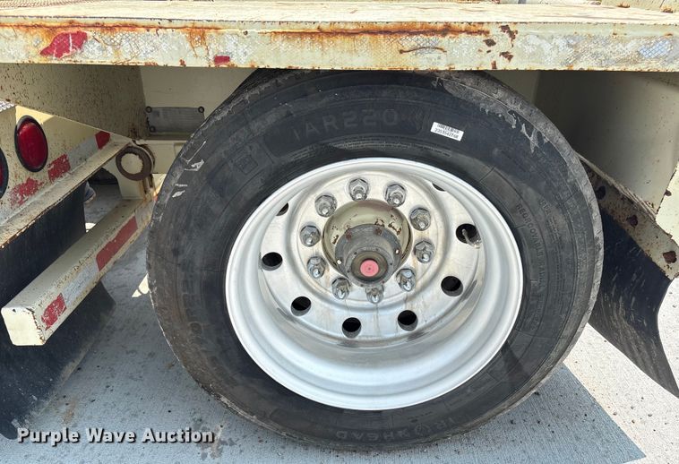 image for item ET8512 1995 Trail King TK22FA-051 booster Axle