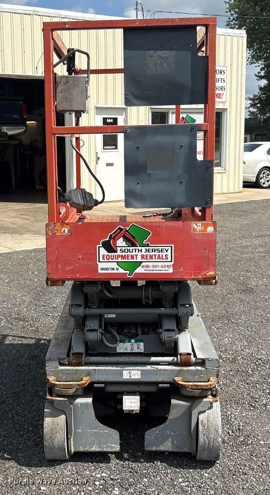 image for item ET8516 2013 Skyjack SJIII 3219 Scissor lift
