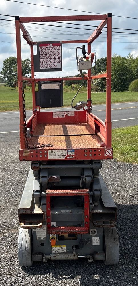 image for item ET8516 2013 Skyjack SJIII 3219 Scissor lift