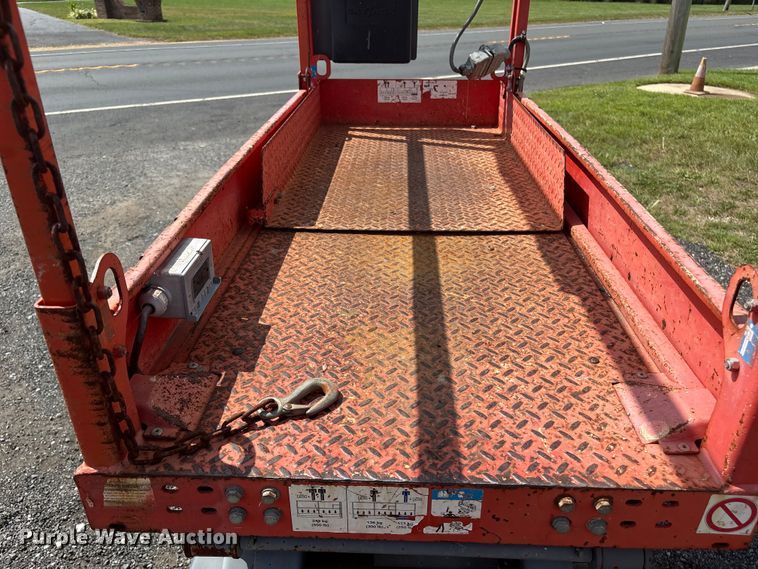 image for item ET8516 2013 Skyjack SJIII 3219 Scissor lift
