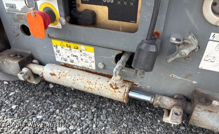 image for item ET8516 2013 Skyjack SJIII 3219 Scissor lift