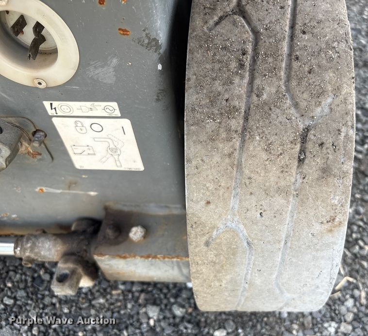 image for item ET8516 2013 Skyjack SJIII 3219 Scissor lift