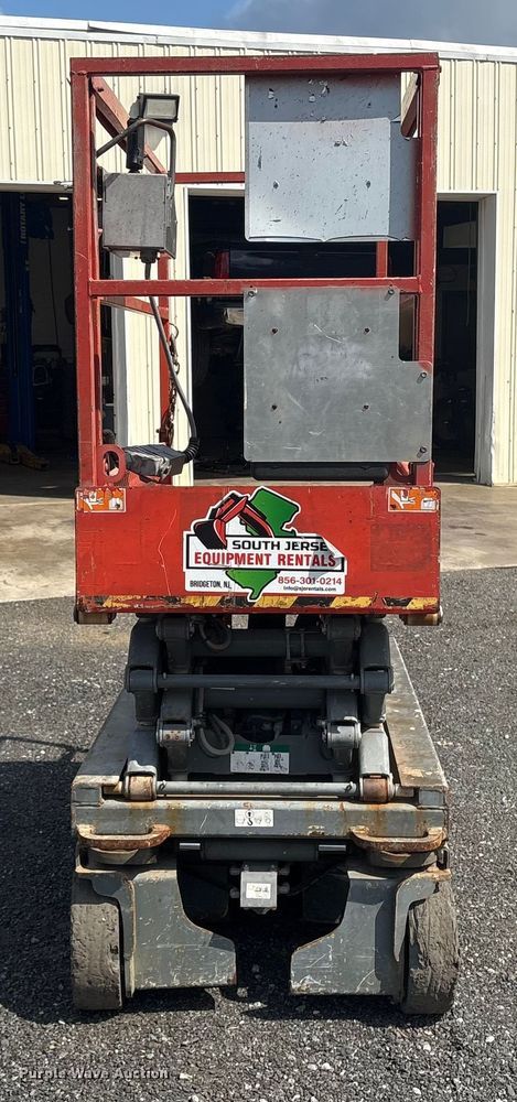 image for item ET8517 2013 Skyjack SJIII 3219 scissor lift