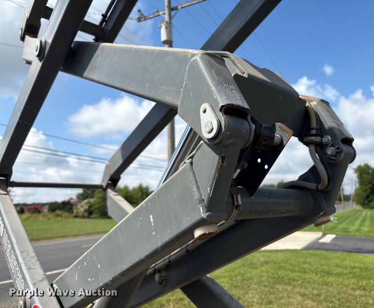 image for item ET8517 2013 Skyjack SJIII 3219 scissor lift