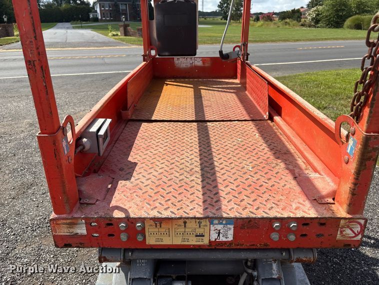 image for item ET8517 2013 Skyjack SJIII 3219 scissor lift