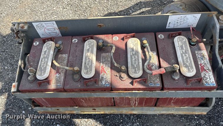 image for item ET8517 2013 Skyjack SJIII 3219 scissor lift