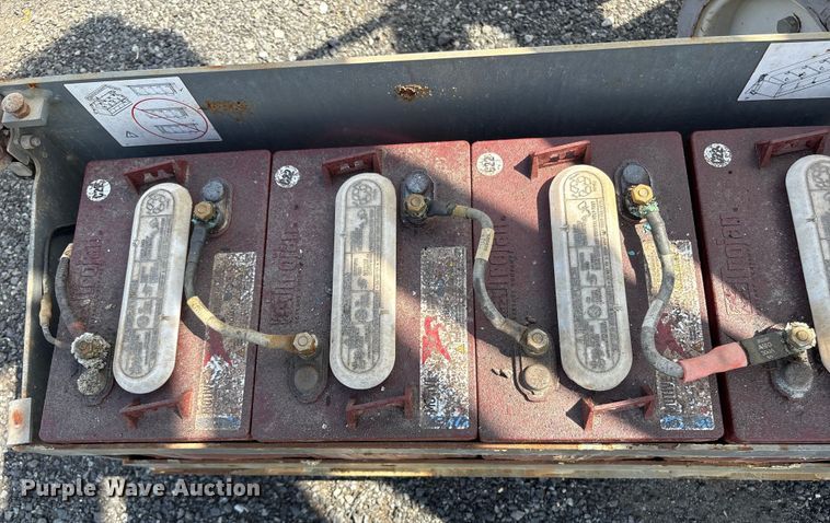 image for item ET8517 2013 Skyjack SJIII 3219 scissor lift