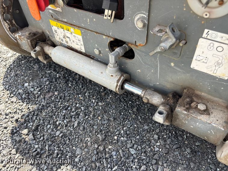 image for item ET8517 2013 Skyjack SJIII 3219 scissor lift