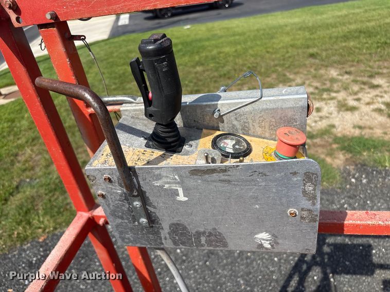 image for item ET8517 2013 Skyjack SJIII 3219 scissor lift