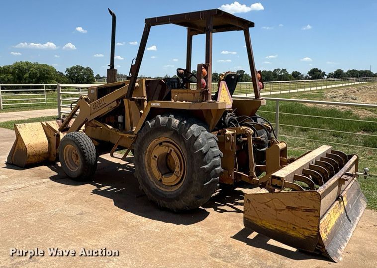 image for item EU0002 Case 480ELL landscape tractor