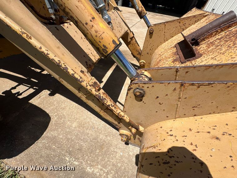 image for item EU0002 Case 480ELL landscape tractor