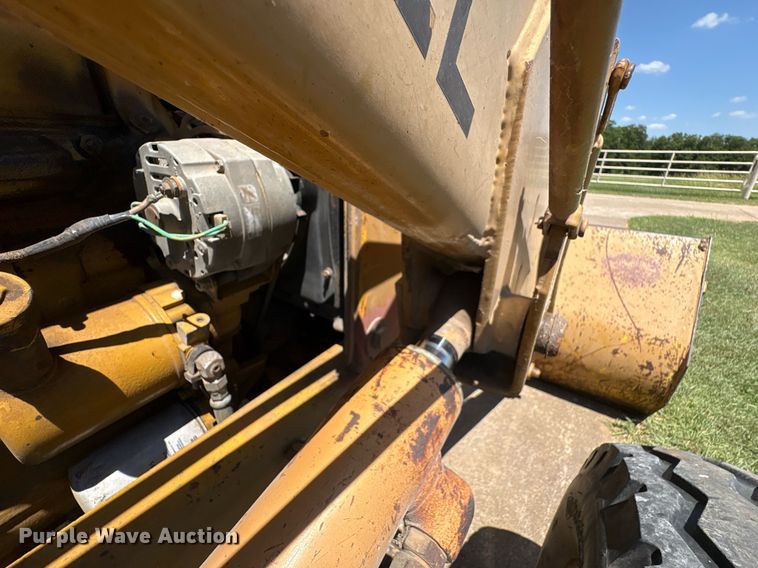 image for item EU0002 Case 480ELL landscape tractor