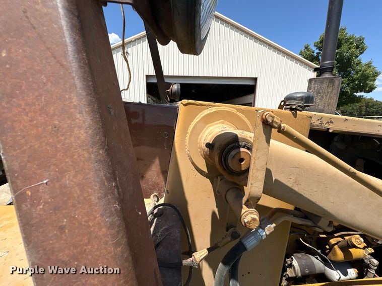 image for item EU0002 Case 480ELL landscape tractor