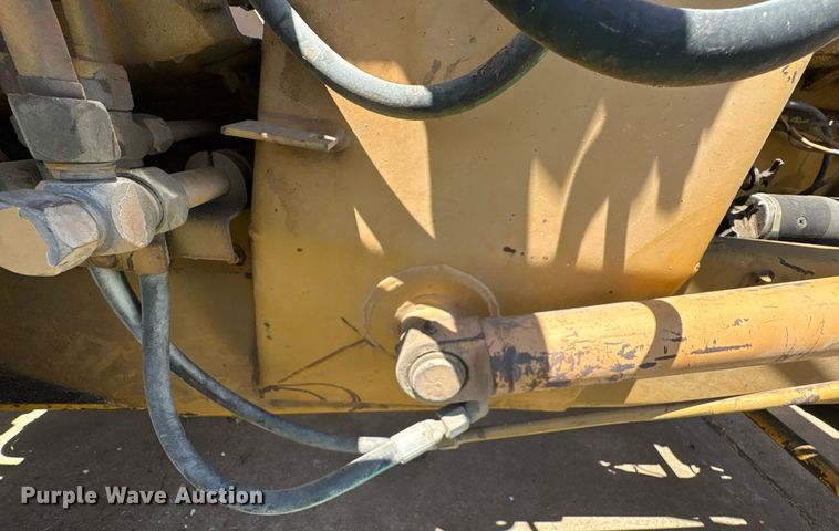 image for item EU0002 Case 480ELL landscape tractor