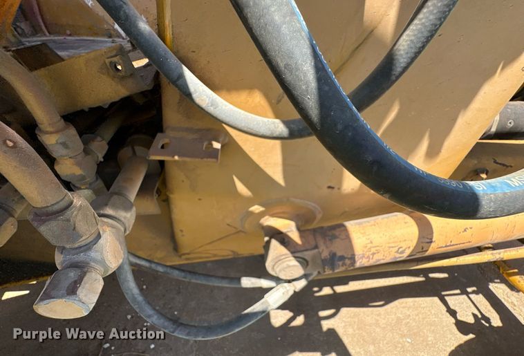 image for item EU0002 Case 480ELL landscape tractor