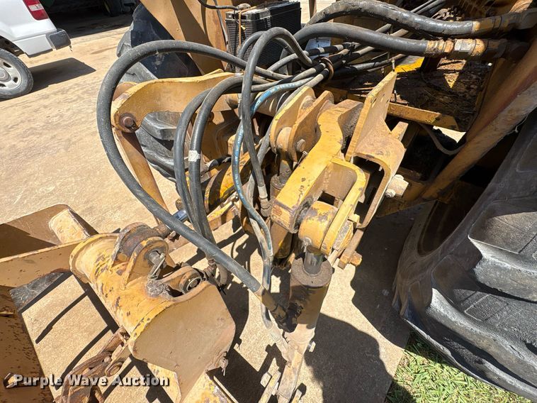 image for item EU0002 Case 480ELL landscape tractor