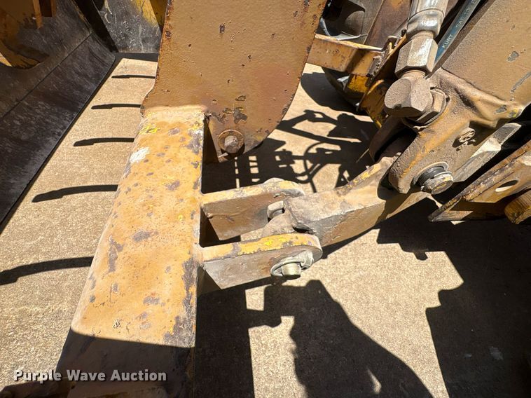 image for item EU0002 Case 480ELL landscape tractor