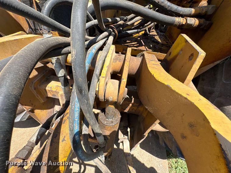 image for item EU0002 Case 480ELL landscape tractor