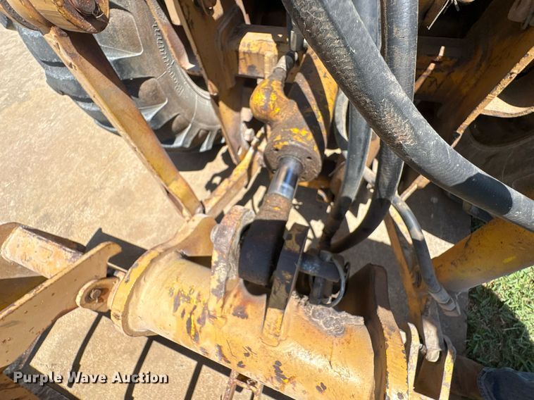 image for item EU0002 Case 480ELL landscape tractor