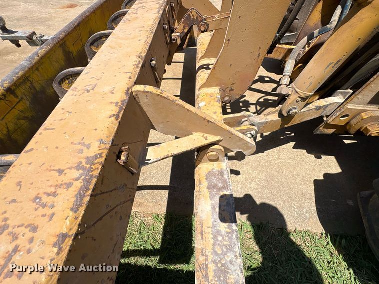 image for item EU0002 Case 480ELL landscape tractor