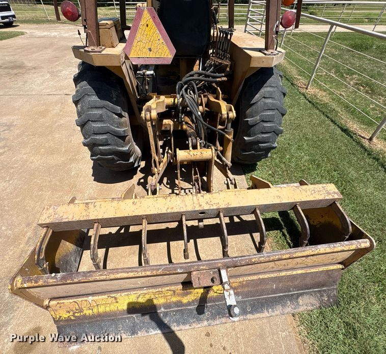 image for item EU0002 Case 480ELL landscape tractor