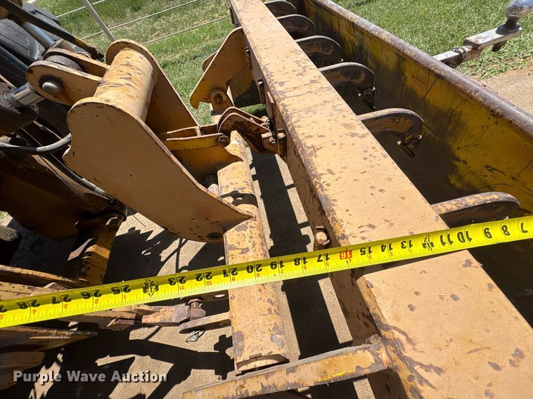 image for item EU0002 Case 480ELL landscape tractor