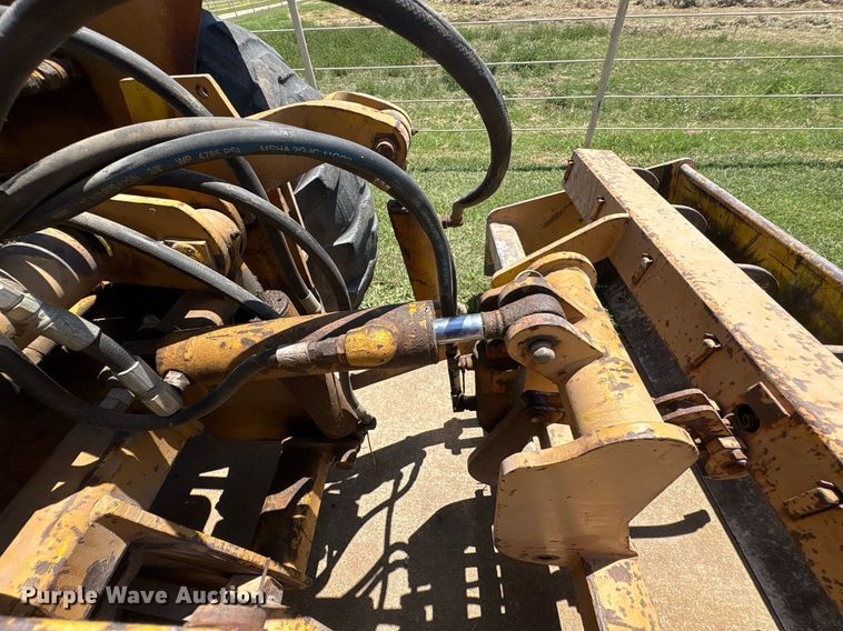 image for item EU0002 Case 480ELL landscape tractor