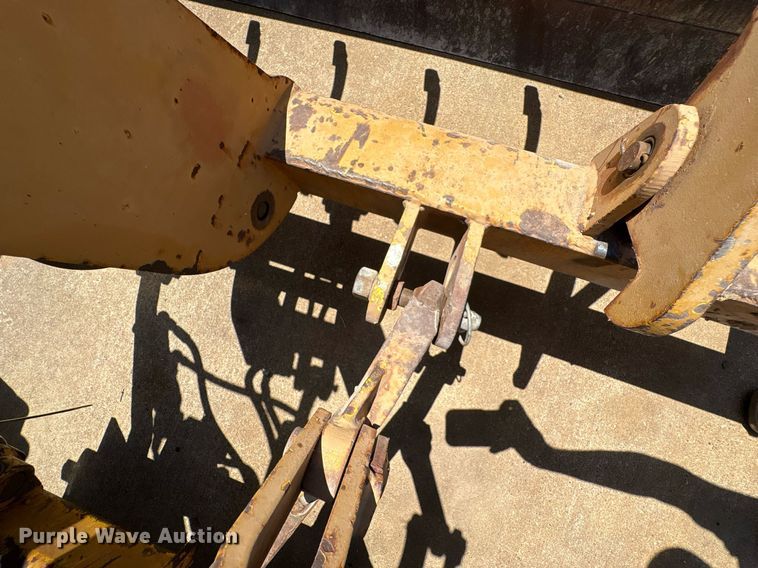 image for item EU0002 Case 480ELL landscape tractor