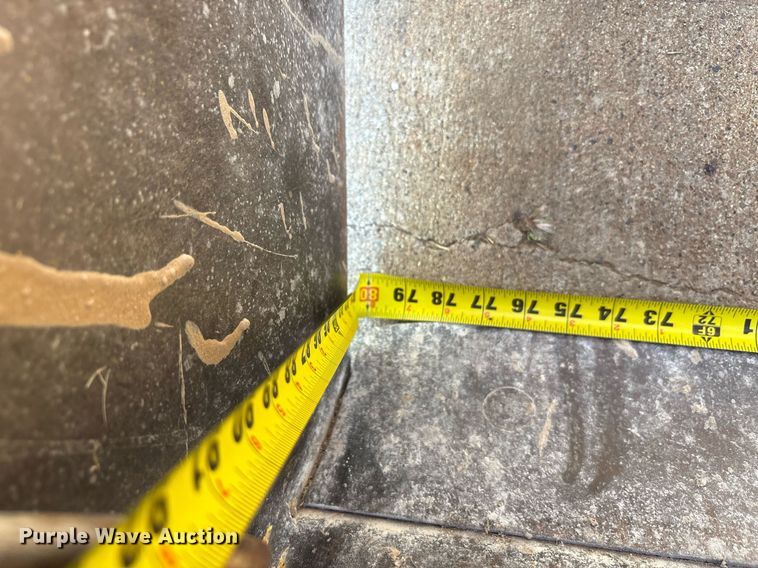 image for item EU0002 Case 480ELL landscape tractor