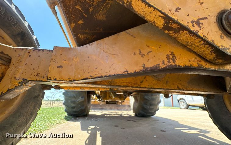 image for item EU0002 Case 480ELL landscape tractor