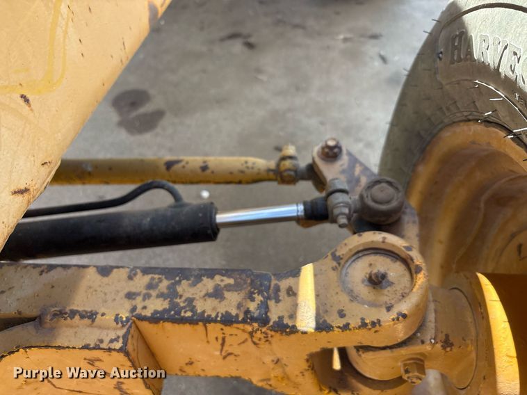 image for item EU0002 Case 480ELL landscape tractor