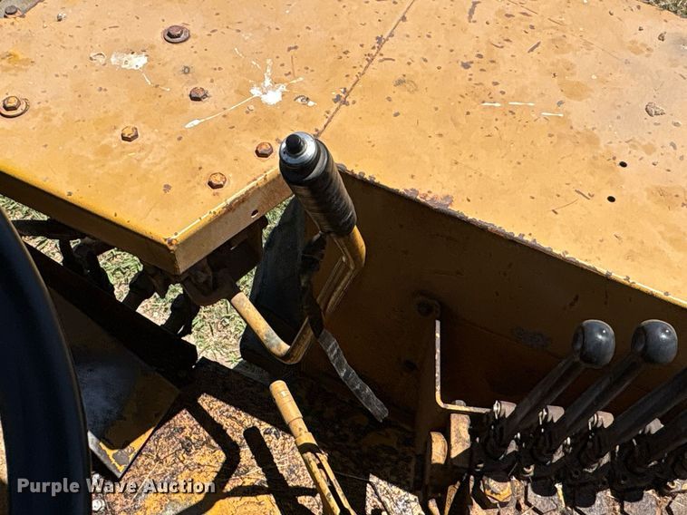 image for item EU0002 Case 480ELL landscape tractor