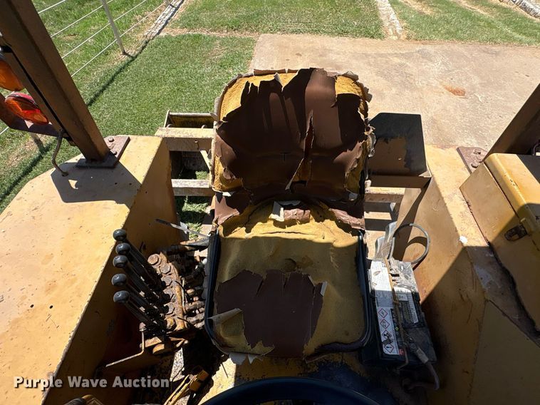 image for item EU0002 Case 480ELL landscape tractor