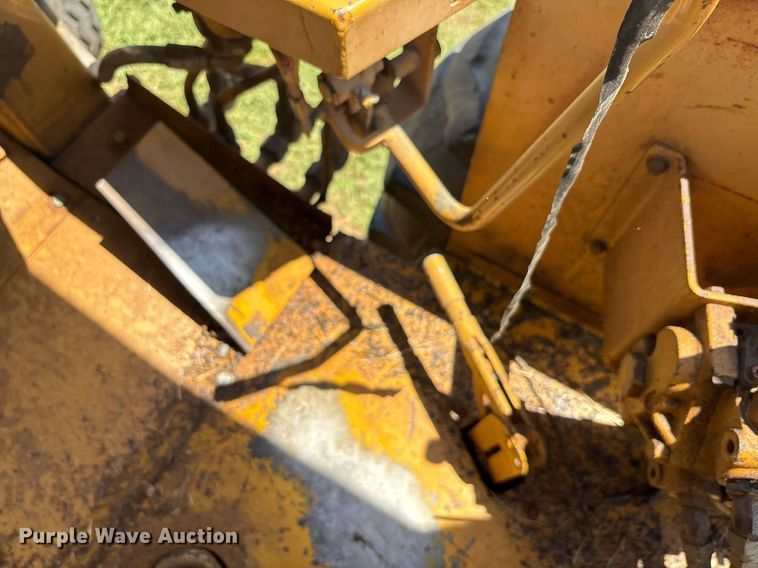 image for item EU0002 Case 480ELL landscape tractor