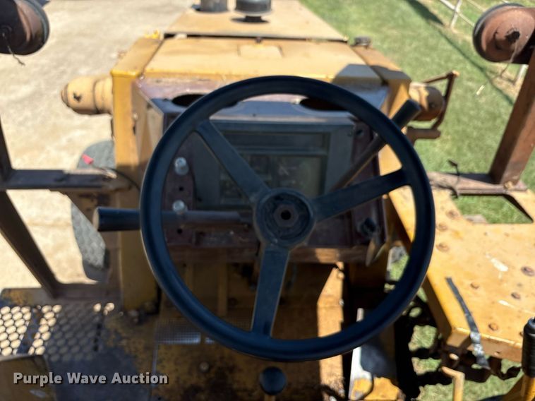 image for item EU0002 Case 480ELL landscape tractor